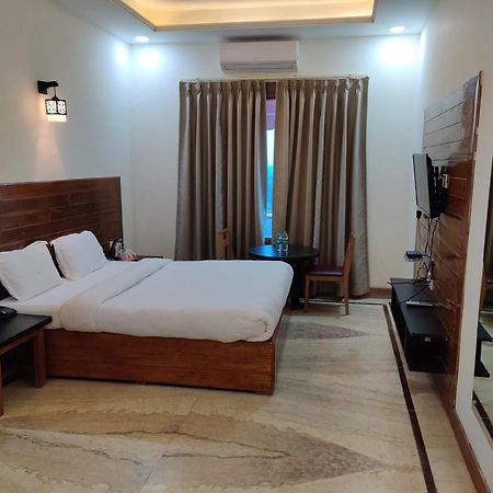 Orchha Club And Resort - Ocr Buitenkant foto