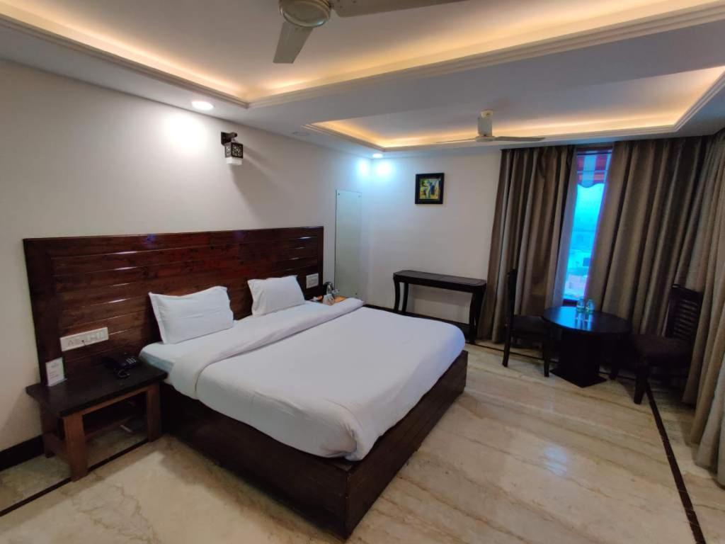 Orchha Club And Resort - Ocr Buitenkant foto