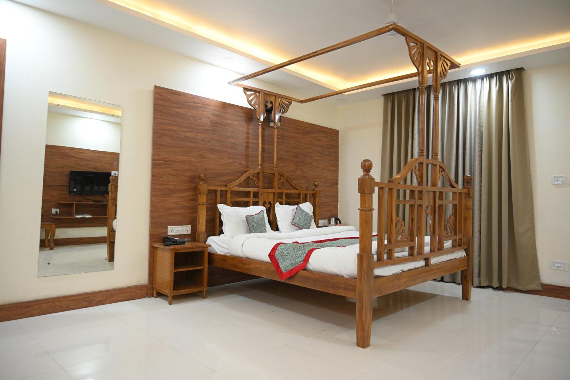 Orchha Club And Resort - Ocr Buitenkant foto