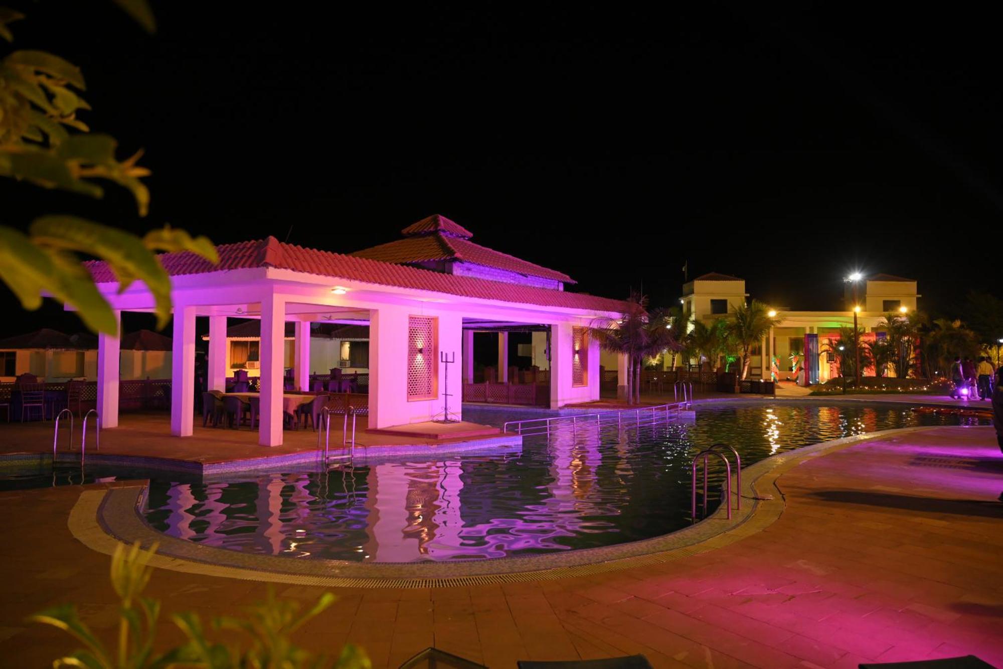 Orchha Club And Resort - Ocr Buitenkant foto