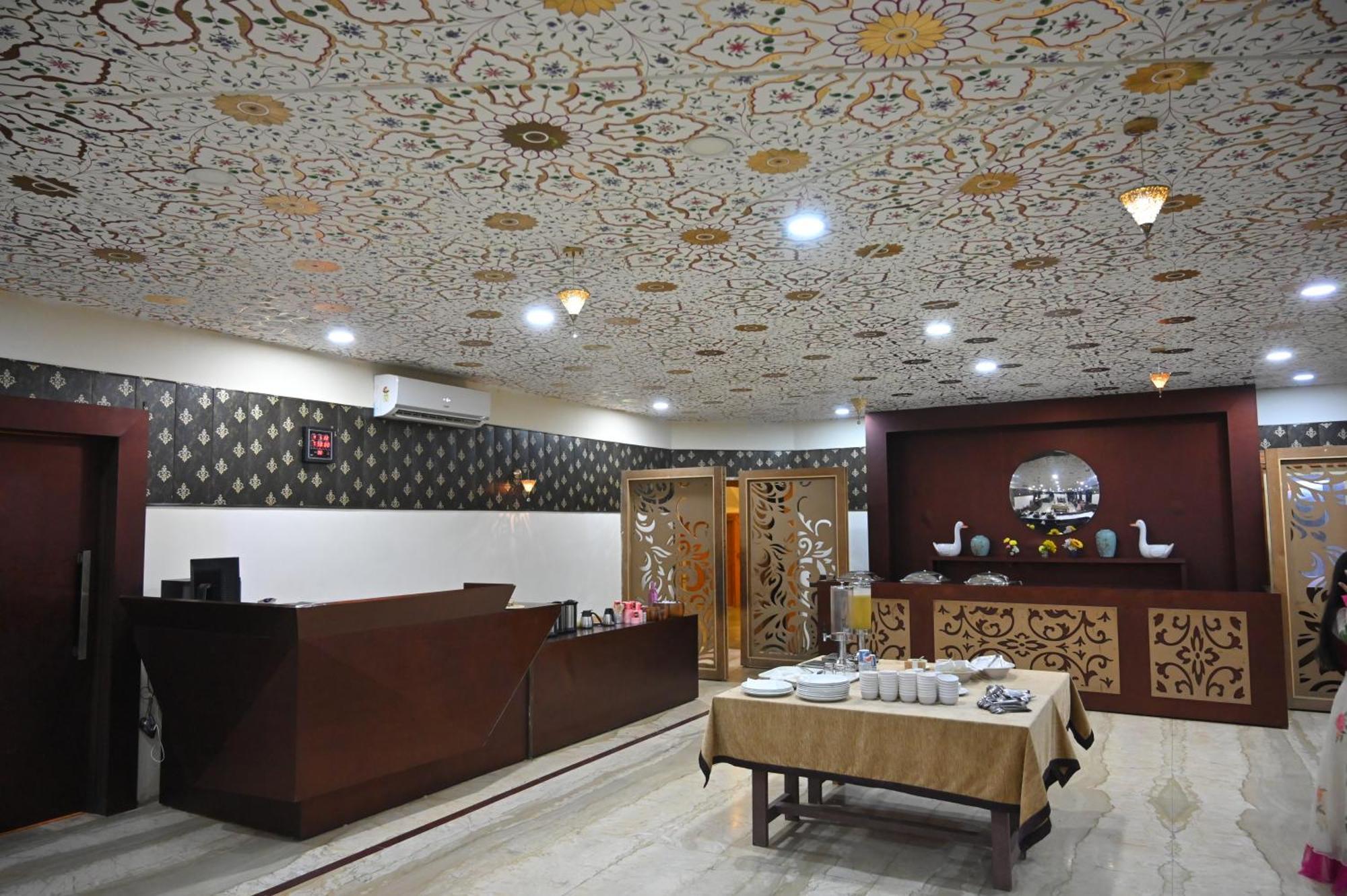 Orchha Club And Resort - Ocr Buitenkant foto