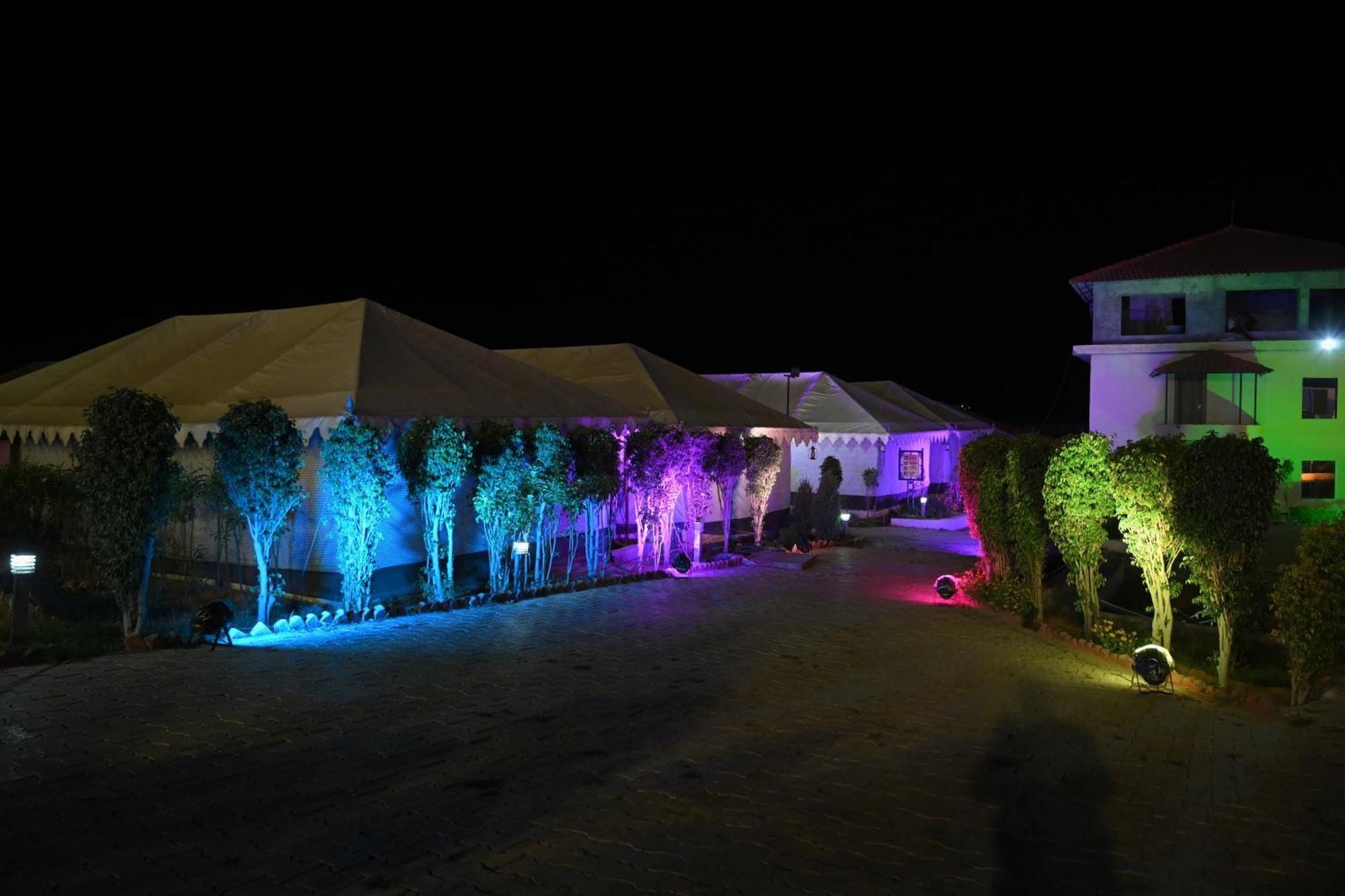 Orchha Club And Resort - Ocr Buitenkant foto