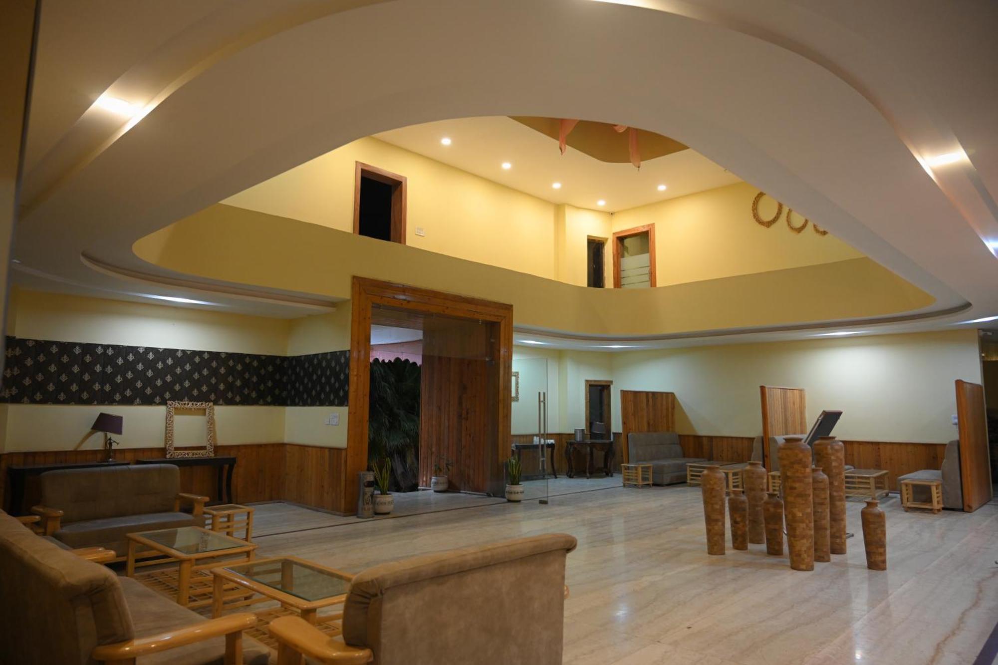 Orchha Club And Resort - Ocr Buitenkant foto