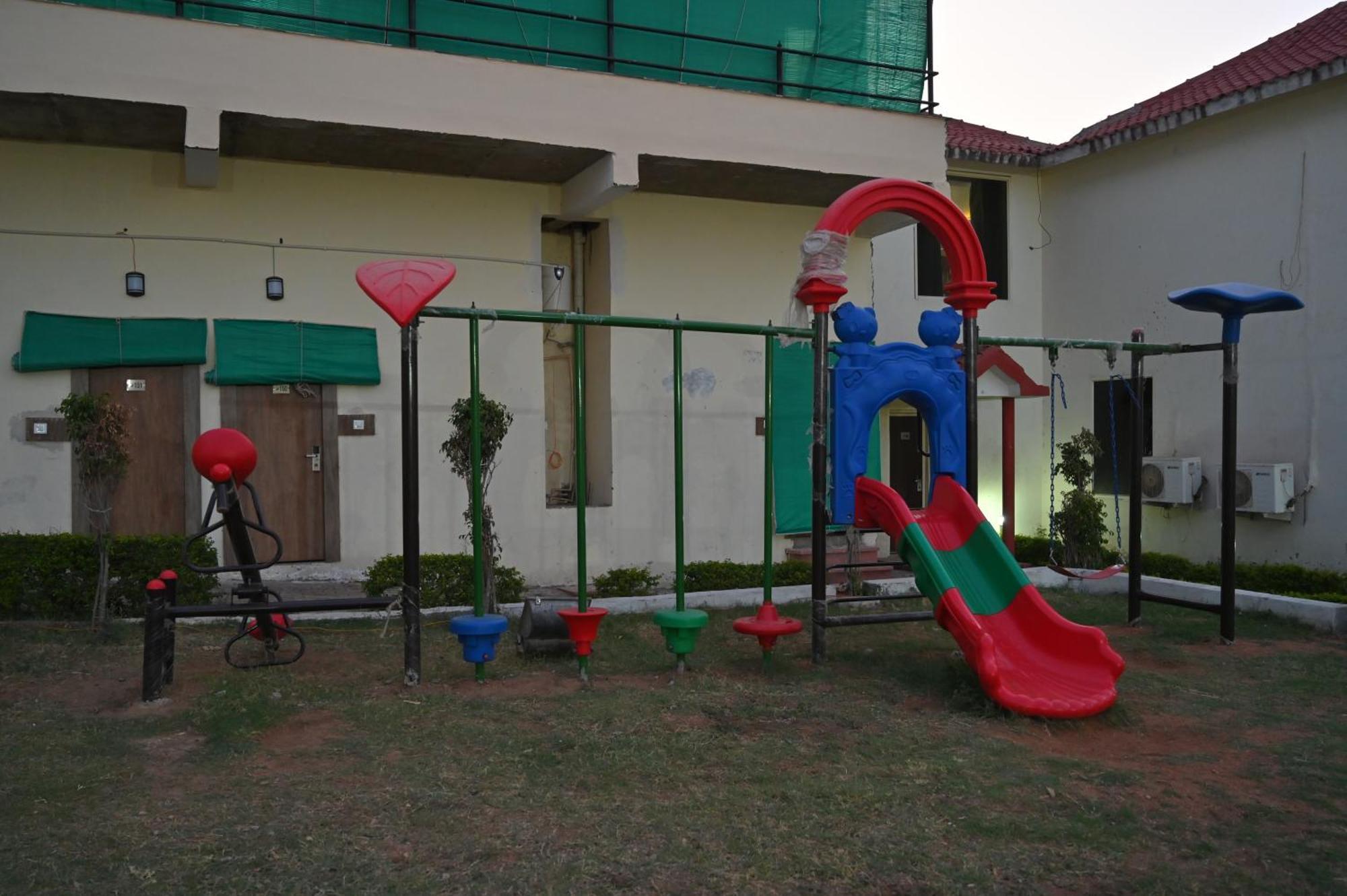 Orchha Club And Resort - Ocr Buitenkant foto